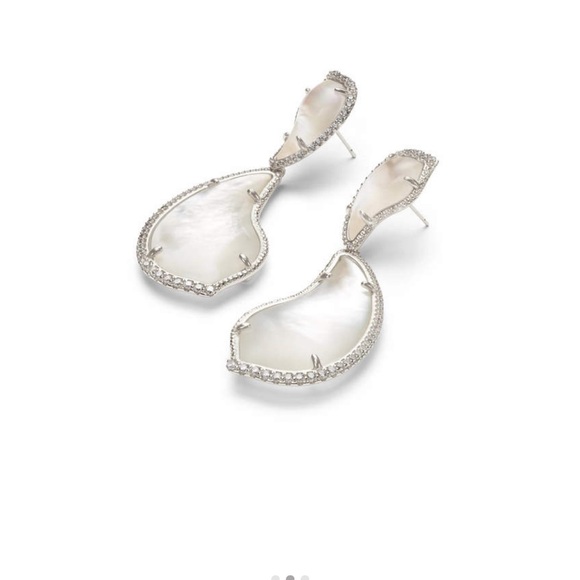 Kendra Scott Teddy earrings silver/ Mother of Pearl - Picture 3 of 7